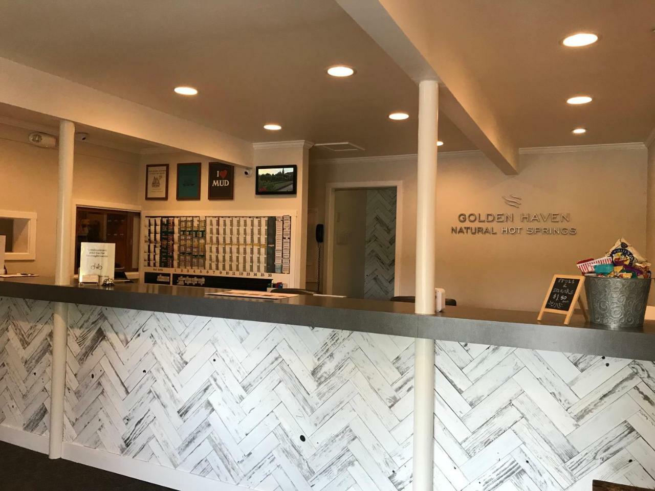 Golden Haven Hot Springs Hotel Calistoga Exterior photo