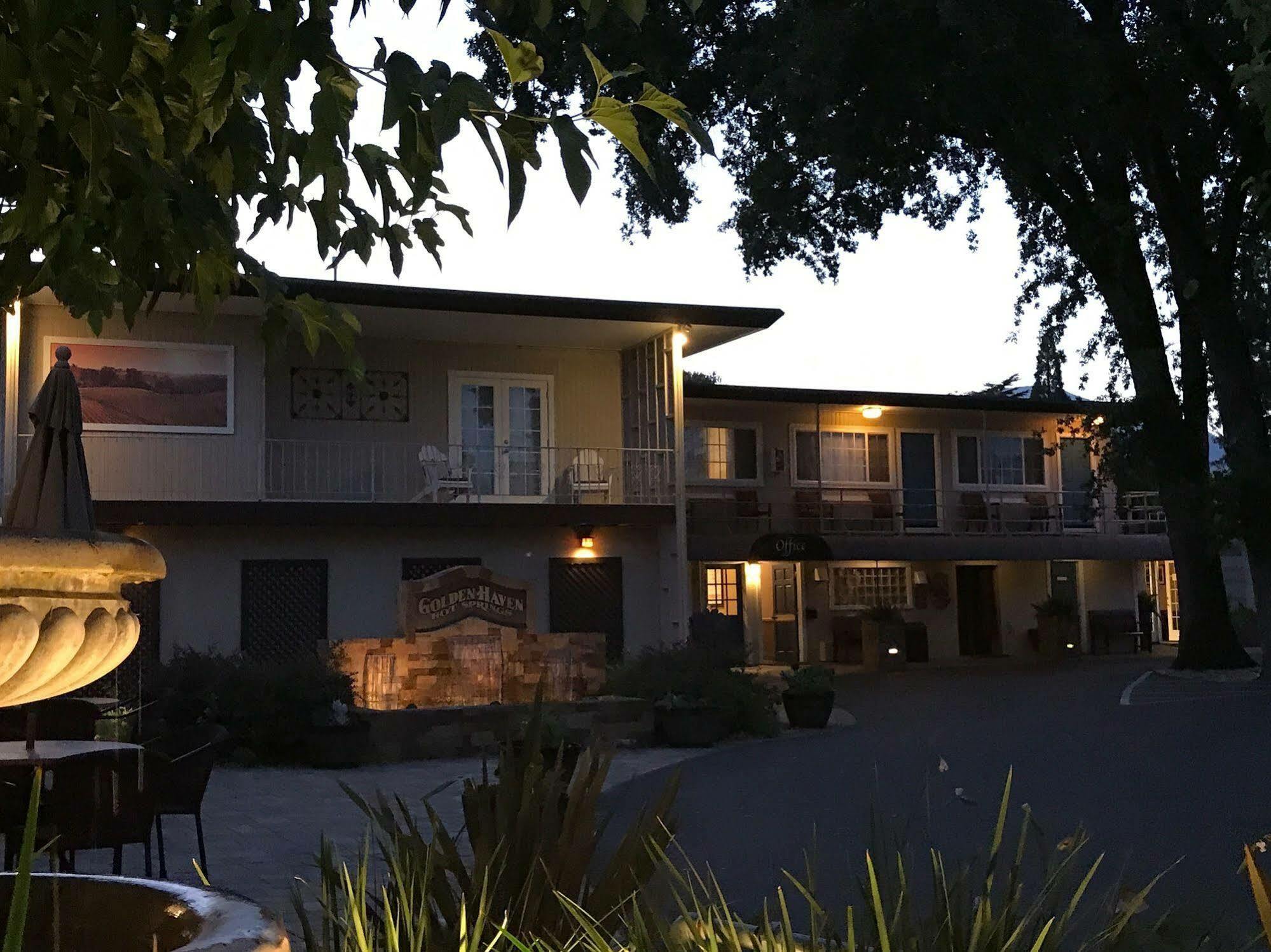 Golden Haven Hot Springs Hotel Calistoga Exterior photo