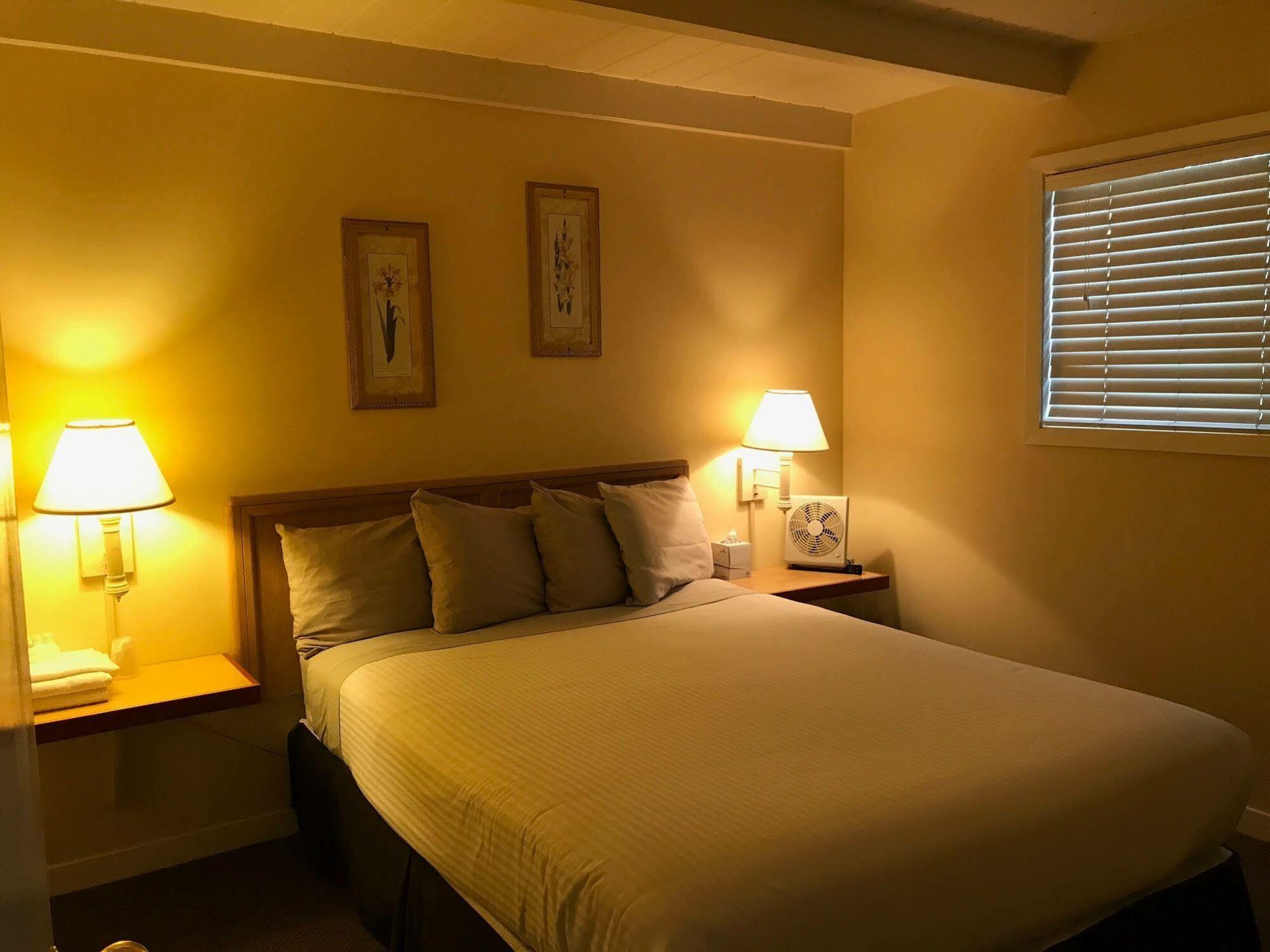 Golden Haven Hot Springs Hotel Calistoga Exterior photo