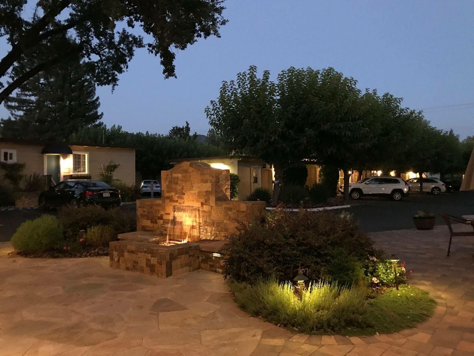 Golden Haven Hot Springs Hotel Calistoga Exterior photo